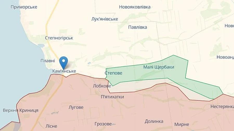 Russians strike building in Zaporizhzhia Oblast: casualties reported