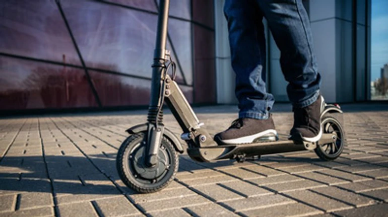 Рух без правил: коли нарешті легалізують ринок електросамокатів та що це змінить для користувачів