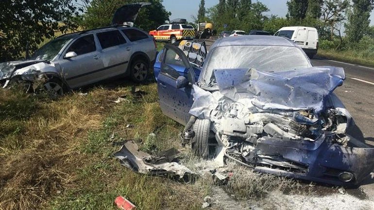 Автотроща на Миколаївщині: двоє загиблих, п’ятеро травмованих