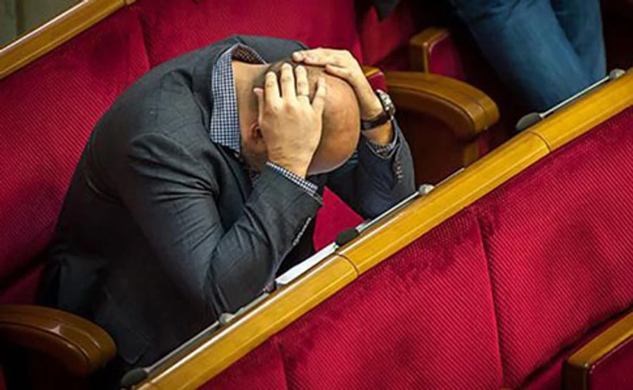 Частині нардепів не дали грошей через прогули