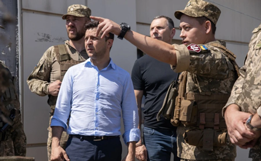 Як Зеленський з'їздив на передок: перевірив санвузли і пострибав на ліжках 