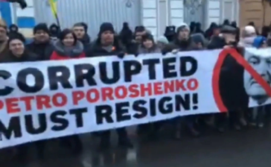 Мітинг Саакашвілі завершився, частина учасників поїхала до маєтку Порошенка