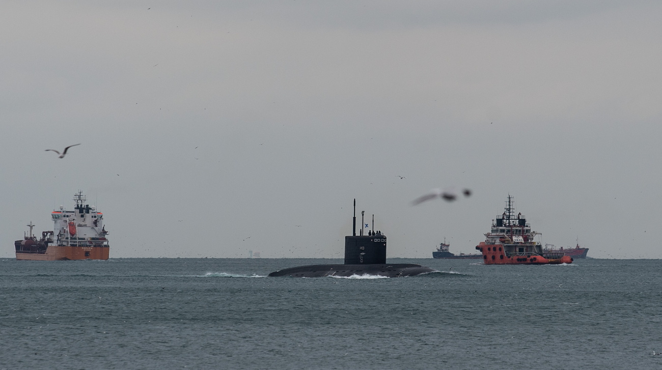 У Британії розповіли, як стежили за російською субмариною біля своїх берегів