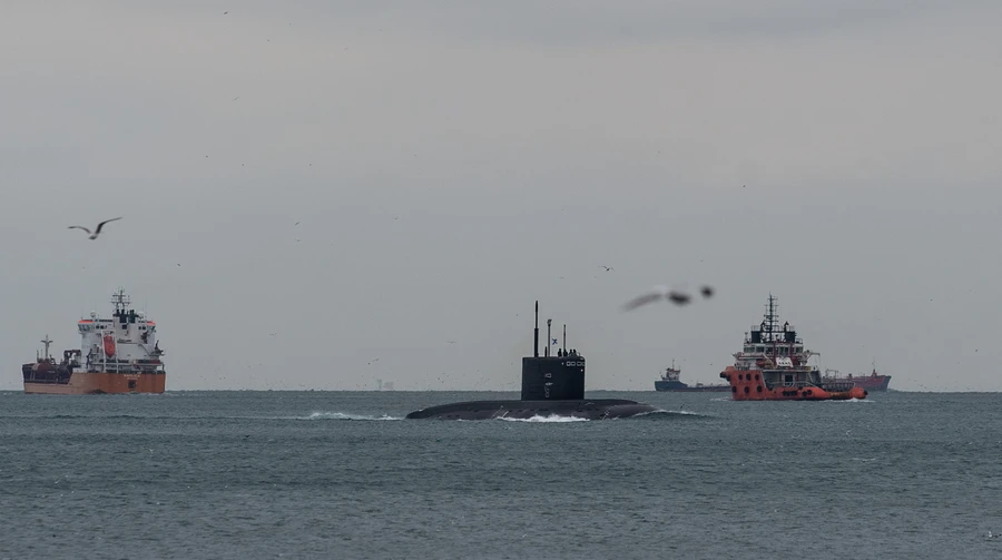 У Британії розповіли, як стежили за російською субмариною біля своїх берегів