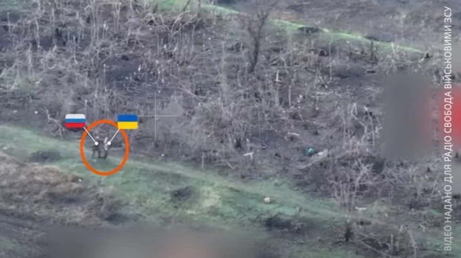 Радио Свобода показало видео, где россияне прикрываются пленными бойцами ВСУ