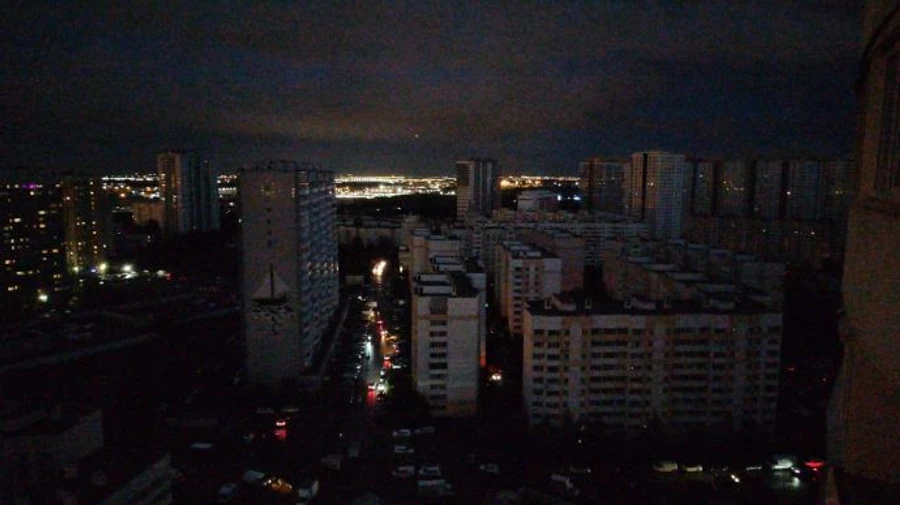 В Петербурге пропало электричество: до этого слышали хлопок