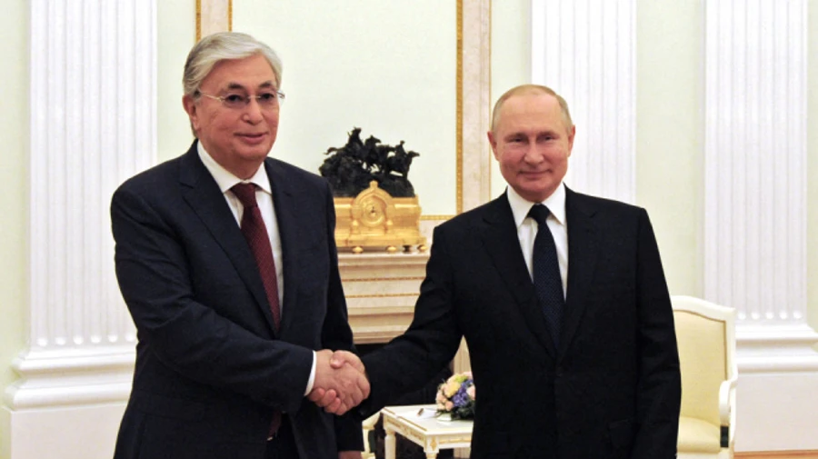 Токаєв обговорив із Путіним війну Росії проти України