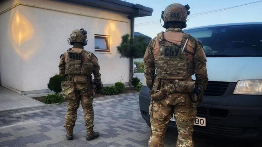 Трьох співробітників СБУ підозрюють у викраденні та катуванні іноземного IT-вця 