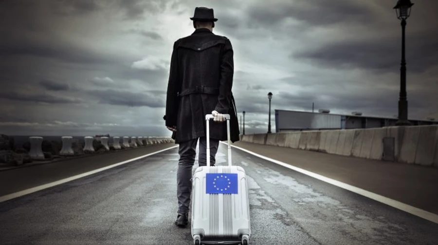 Со Спутником не по пути: Россияне начали ездить за прививками в Европу