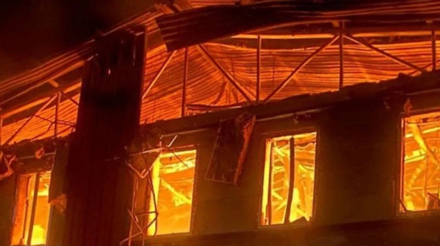 Атака на Кривой Рог: бушевали пожары, повреждены предприятие, склады и авто