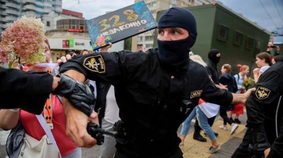 В Минске прошел Женский марш солидарности, не обошлось без столкновения с силовиками