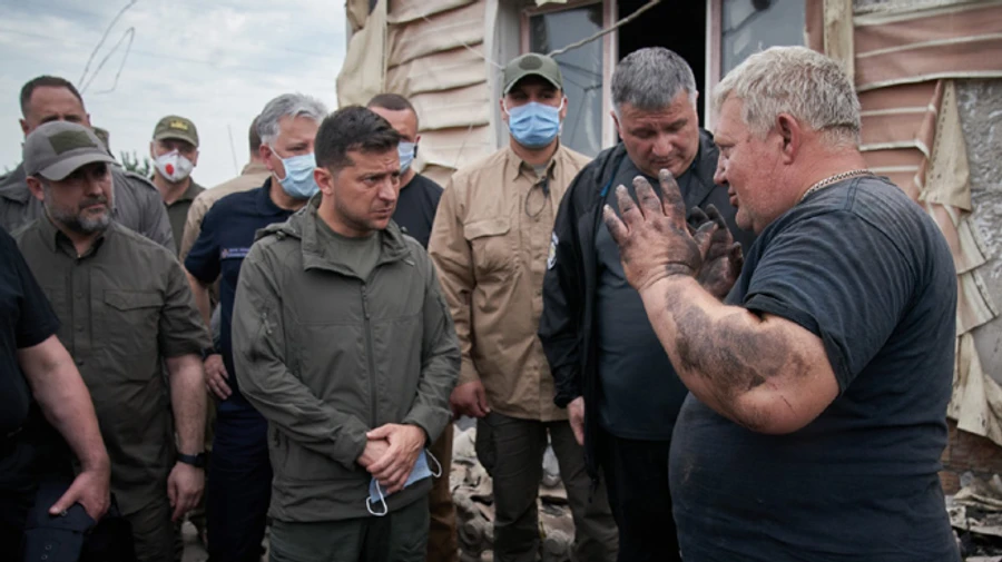 Зеленский прилетел в Луганскою область, где горят леса