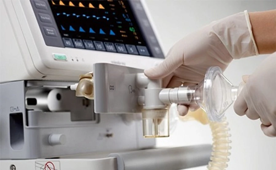 Ford, General Motors та Tesla дозволили виробництво апаратів штучної вентиляції легень