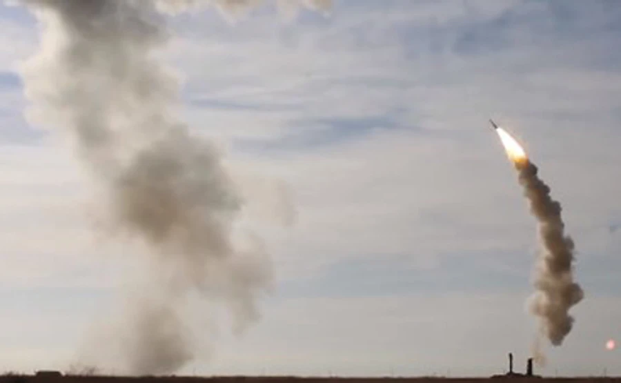 Українські військові застосували зенітно-ракетний комплекс С-300: навчання