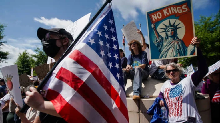 Роз'єднані Штати Трампа: як ключовий союзник України занурюється у внутрішню кризу