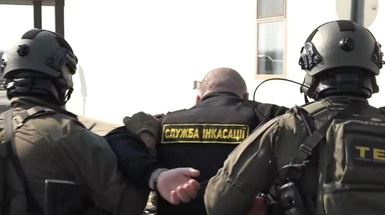 В Угорщині ухвалили закон про вилучення грошей і цінностей з інкасаторських авто Ощадбанку