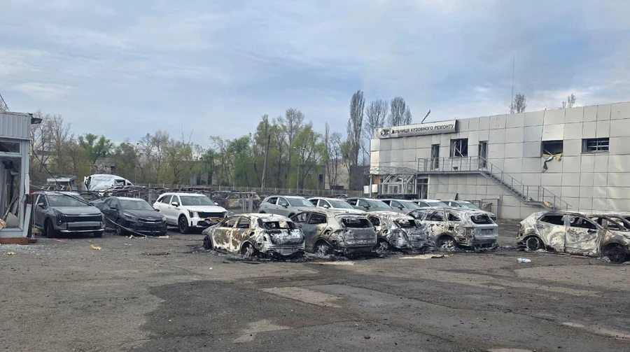 Russians strike Mercedes, Kia and Ducati showrooms, employees killed
