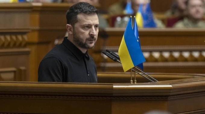 Зеленский: Сначала справедливый мир, а потом справедливые выборы