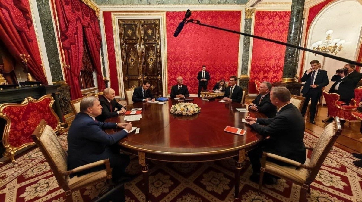 Kremlin and White House call Trump envoys' Moscow talks 