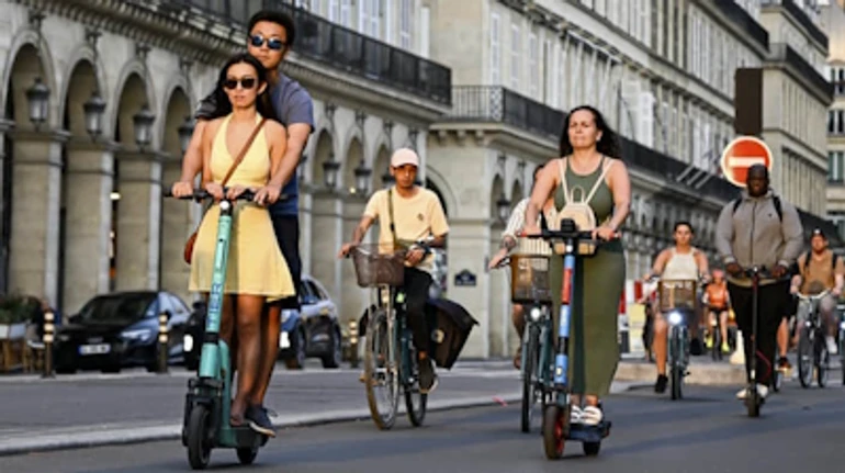 Самокаты вне правил: как в ЕС пытаются ограничить двухколесный электротранспорт