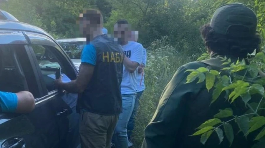 Нардепу від Слуг повідомили про підозру за хабарництво на ремонті інфраструктури