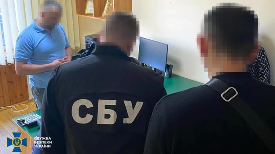 Закрывал дела должников: на коррупции уличили руководителя Западного управления Минюста