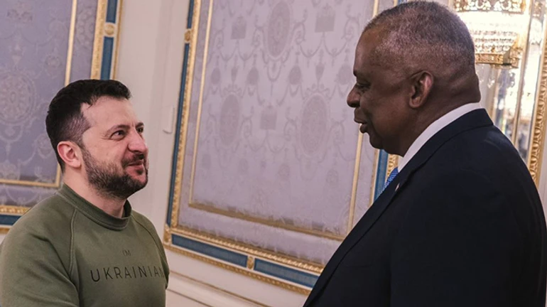Pentagon chief meets with Zelenskyy