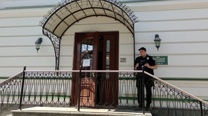 В Киеве полиция закрыла центральный вход в Нижнюю лавру
