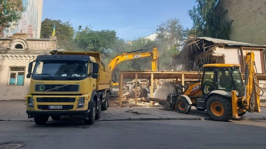 Знесення 200-річної садиби на Подолі: Кличко ініціює низку кроків