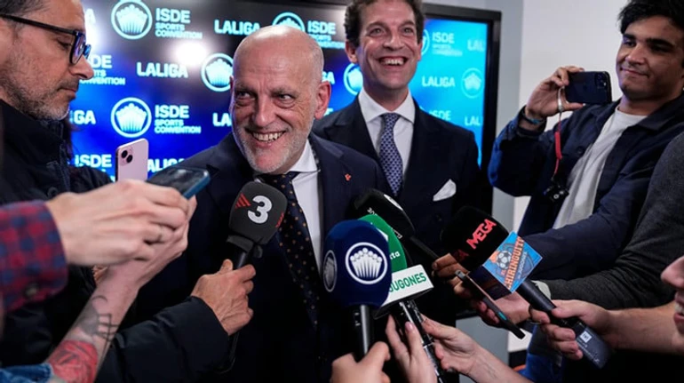 Герой для бедных, негодяй для Барселоны: как Хавьер Тебас спасает и топит испанскую Ла Лигу