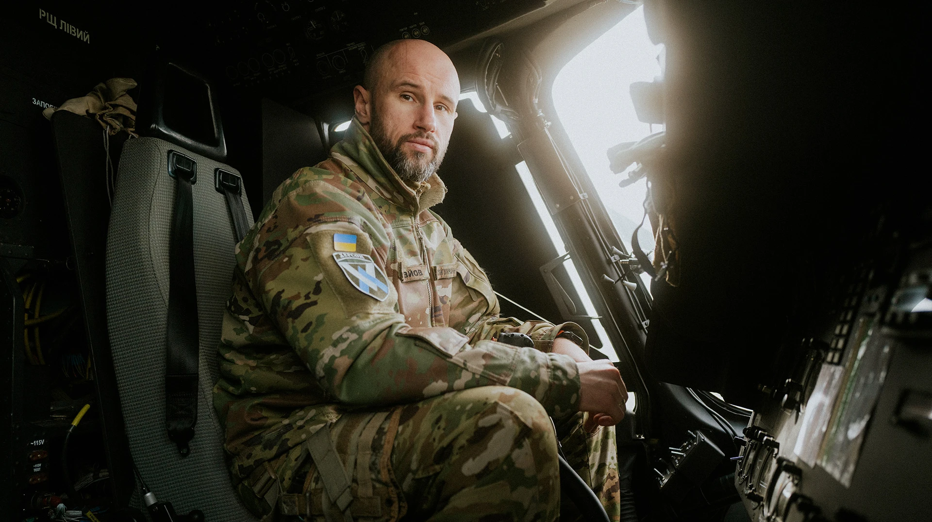 Дураков в армии мало, но они очень грамотно расставлены. История Героя Украины, который летал на Азовсталь и Змеиный