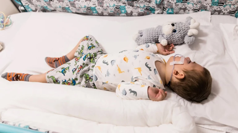 Подорвался на мине, а потом его еще и потеряла бабушка. История 2-летнего Вовчика, который нашел свой путь в Город добра