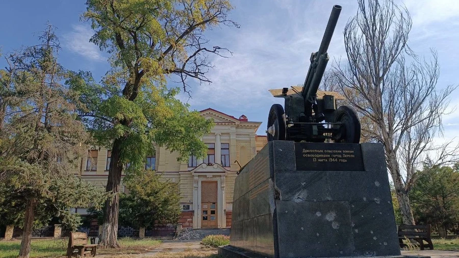 Ataque russo danifica museu de história local de Kherson e obus da Segunda Guerra Mundial
