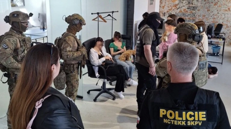 На Закарпатті викрили кол-центр, який надурив європейців на мільйони