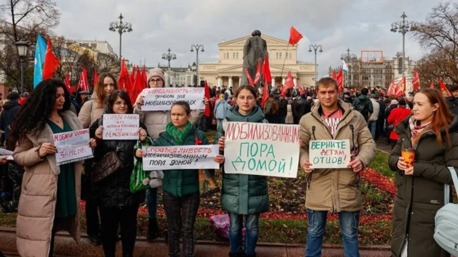 Moscow authorities ban rally of wives of conscripts supposedly because of COVID
