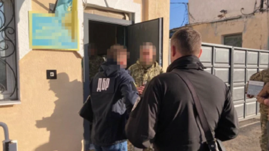 Родичам замкомбата майже рік платили бойові, хоча ті не були на фронті – ДБР