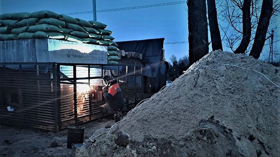 Ground Forces show concrete fortifications for defence of Kyiv