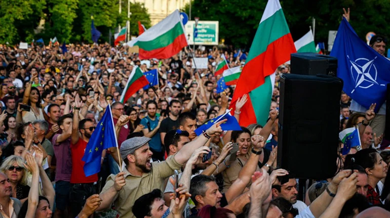 Болгарія дає шанс друзям Путіна: куди заведе країну нова політична криза