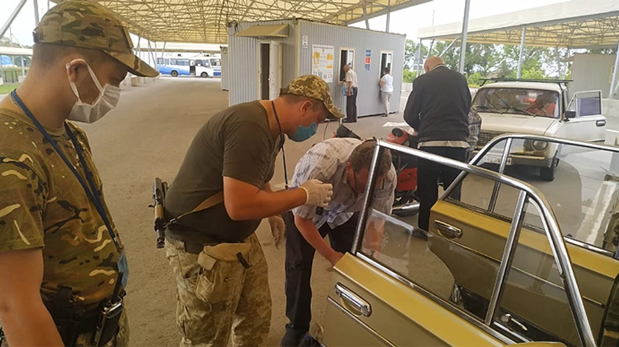 Окупанти відновили пропуск через КПВВ на Донбасі – прикордонники 