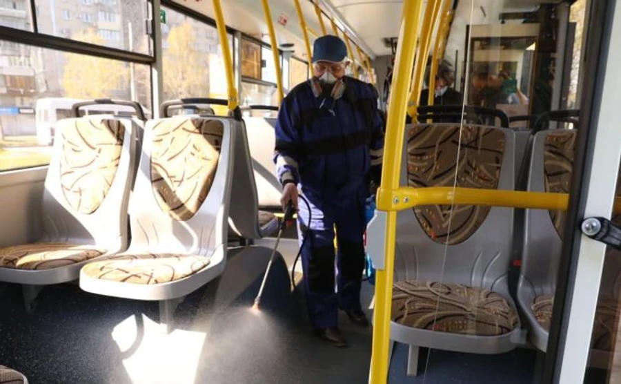 Мэр Запорожья получил повестку за нарушение карантина, но еще сопротивляется