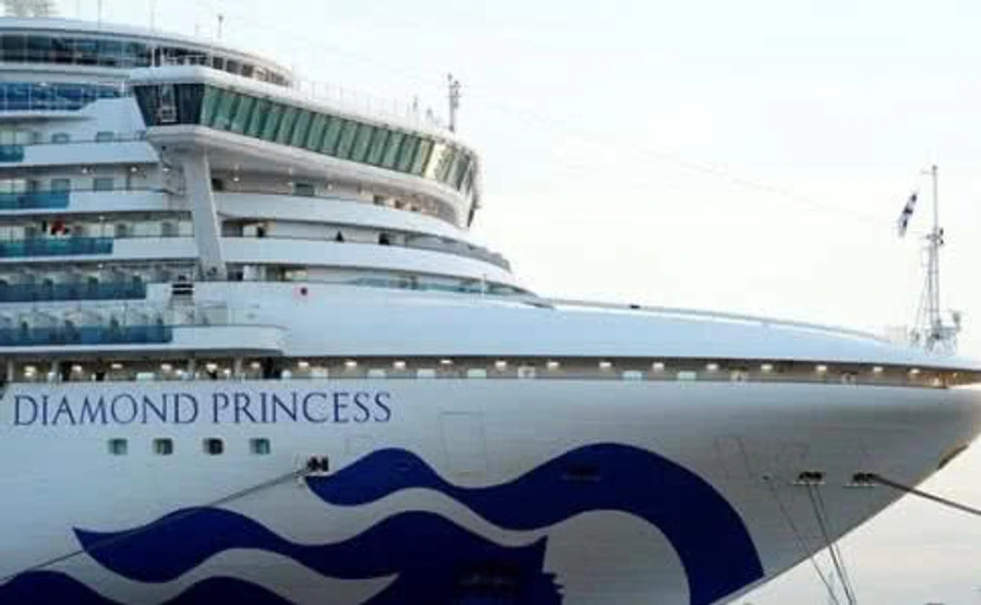 РФ забрала с лайнера Diamond Princess зараженных коронавирусом россиян