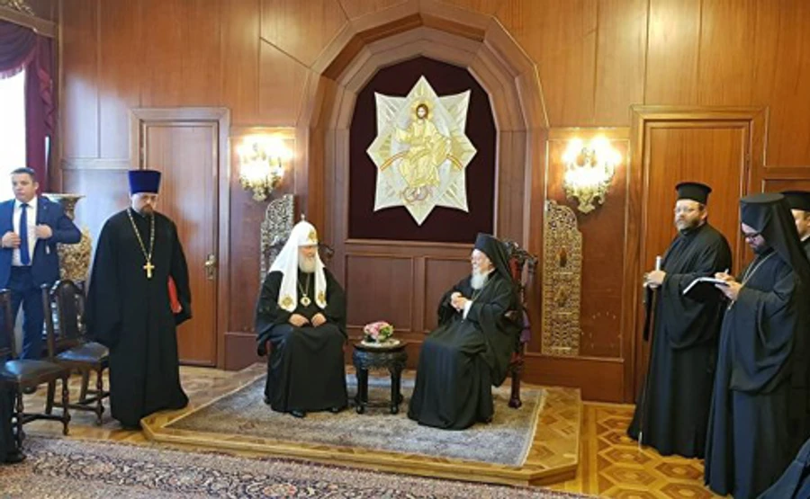 У Туреччині почалася зустріч Варфоломія з Кирилом