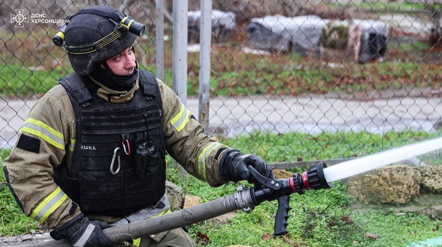 Russians attack firefighters extinguishing fire at petrol station in Kherson