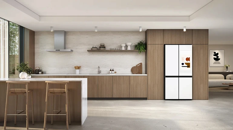 Це вже кіберпанк? Холодильники Samsung отримають голосове керування дверцятами