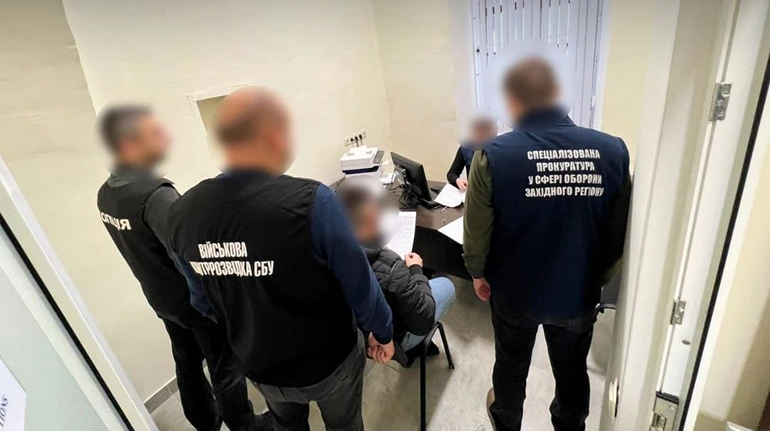 Фортификации на второй линии обороны: офицера НГУ подозревают в незаконных выплатах на 72 миллиона