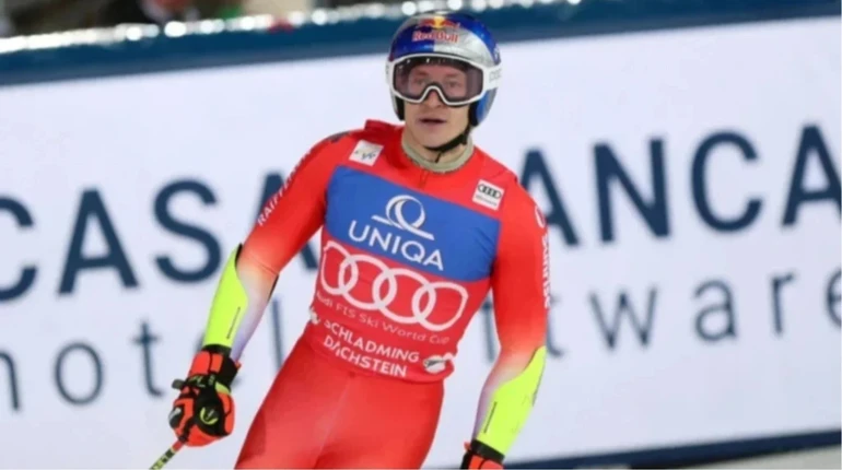 Звездный швейцарец Одерматт выиграл гигант в Адельбодене