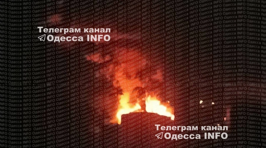 В Одессе дрон попал в многоэтажку