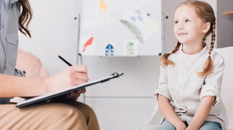 Як зрозуміти, що дитині потрібен психолог, та як підготувати її до консультації