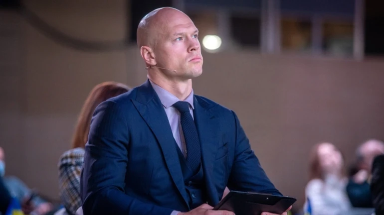 Після розслідування журналістів голова СБУ відсторонив Вітюка і послав на передову