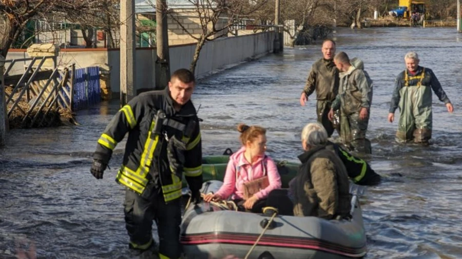 Evacuation operation underway in flooded Kramatorsk